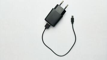 cel telefoon oplader adapter Aan wit achtergrond foto