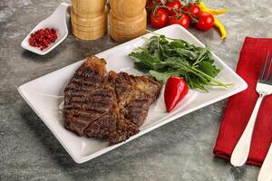 gegrild Chuck rollen steak met rucola foto