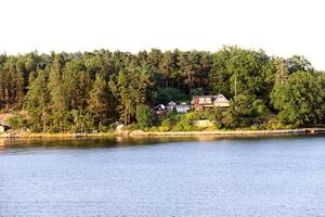 eenzaam eiland in de Zweedse archipel foto