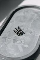 drietand symbool van Oekraïne ijzer icoon zilver kleur foto