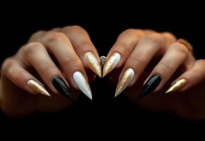 ai gegenereerd een vrouw zwart en goud gemanicuurd handen met wit nagels Aan een zwart achtergrond foto