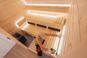 spa bouwer afwerking woon- Fins sauna foto