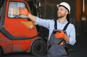 professioneel bouw industrie bestuurder dichtbij omhoog foto