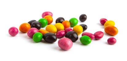 kleurrijk snoepjes. geïsoleerd Aan wit achtergrond foto