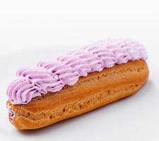 vers smakelijk eclairs geïsoleerd Aan wit achtergrond foto