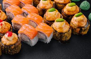 Japans sushi groot reeks Aan top visie foto