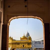 mooi visie van gouden tempel - Harmandir sahib in amritsar, punjab, Indië, beroemd Indisch Sikh mijlpaal, gouden tempel, de hoofd heiligdom van sikhs in amritsar, Indië foto