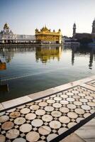 mooi visie van gouden tempel - Harmandir sahib in amritsar, punjab, Indië, beroemd Indisch Sikh mijlpaal, gouden tempel, de hoofd heiligdom van sikhs in amritsar, Indië foto