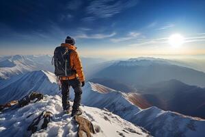 ai gegenereerd top zege wandelaar behaalt de top van een sneeuw gedekt berg foto