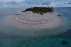 antenne visie van pagtenga eiland noorden kay foto