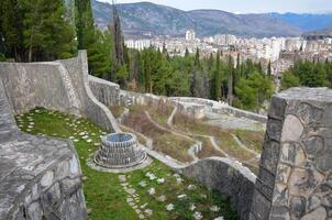 partizaan gedenkteken begraafplaats in mostar, Bosnië en herzegovina. de project was afgewerkt in 1965, eerbiedigen Joegoslavië partizanen wie waren gedood gedurende wereld oorlog ii in meest. foto