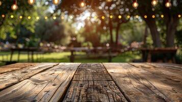 ai gegenereerd een wazig achtergrond van een tuin partij met een leeg houten tafel. foto