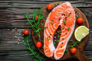 ai gegenereerd een plak van Zalm Aan rustiek houten tafel foto