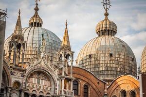 de basiliek van san marco in st. merken plein in Venetië, Italië foto