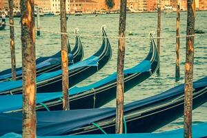 gondels afgemeerd door heilige Mark vierkant. Venetië, Italië, Europa foto