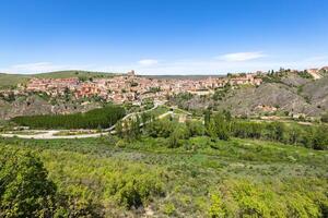 Overzicht van sepulveda, in de provincie van segovia, Spanje foto