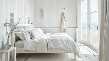 ai gegenereerd wit kust- huisje slaapkamer decor, interieur ontwerp en huis decor, bed met elegant beddengoed en op maat gemaakt meubilair, Engels land huis en vakantie verhuur foto