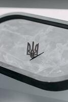 drietand symbool van Oekraïne ijzer icoon zilver kleur foto