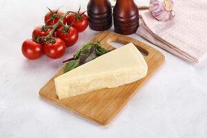 stuk Italiaans moeilijk Parmezaanse kaas kaas foto
