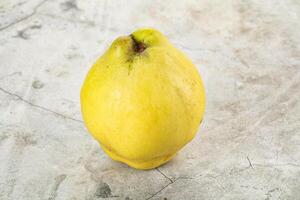 rijp zoet biologisch kweepeer fruit foto