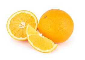 oranje fruit op wit foto