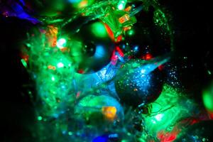 Kerstmis achtergrond met bubbels, kleurrijk Kerstmis lichten, Kerstmis decoraties foto