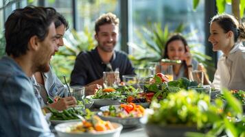 ai gegenereerd een groep van collega's hebben een gezond lunch samen in de kantoor foto