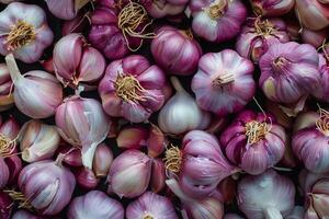 ai gegenereerd stapel van vers biologisch knoflook bollen. foto