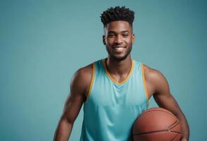 ai gegenereerd een Mens met een helder glimlach Holding een basketbal, vervelend een tank top. hij looks atletisch en klaar voor een spel. foto