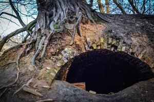 Ingang in de oud ondergronds tunnel. fantasie afbeelding. foto