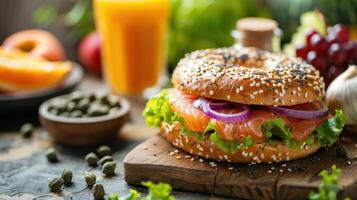 ai gegenereerd een gerookt Zalm bagel, met room kaas, rood ui, en kappertjes, geserveerd met een kant van vers fruit foto