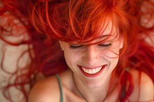 ai gegenereerd glimlachen roodharig vrouw lachend foto