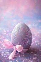 ai gegenereerd een betoverend Pasen ei versierd met sprankelend schitteren en een delicaat roze lint, reeks tegen een grillig pastel achtergrond, perfect voor Pasen promoties en lente-thema beelden. foto