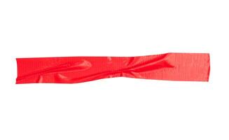 top visie van gerimpeld rood Zelfklevend vinyl plakband of kleding plakband in streep vorm geïsoleerd Aan wit achtergrond met knipsel pad foto