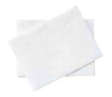 top visie van twee gevouwen stukken van wit zakdoek papier of servet in stack geïsoleerd Aan wit achtergrond met knipsel pat foto