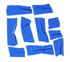 top visie reeks van gerimpeld blauw Zelfklevend vinyl plakband of kleding plakband in streep vorm geïsoleerd Aan wit achtergrond met knipsel pad foto
