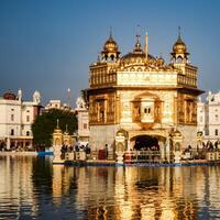 mooi visie van gouden tempel - Harmandir sahib in amritsar, punjab, Indië, beroemd Indisch Sikh mijlpaal, gouden tempel, de hoofd heiligdom van sikhs in amritsar, Indië foto