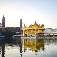 mooi visie van gouden tempel - Harmandir sahib in amritsar, punjab, Indië, beroemd Indisch Sikh mijlpaal, gouden tempel, de hoofd heiligdom van sikhs in amritsar, Indië foto