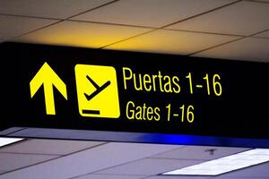 luchthaven poorten puertas teken Peru zuiden Amerika foto