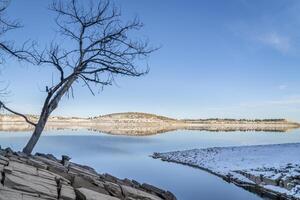 voerman meer in noordelijk Colorado in winter landschap foto