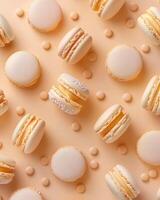 ai gegenereerd decoratief achtergrond van geel macaron cakes Aan perzik achtergrond foto