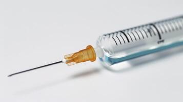 ai gegenereerd detailopname van medisch injectiespuit gevulde met vaccin, symboliseert gezondheidszorg en immunisatie foto