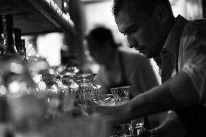 ai gegenereerd fotorealistisch beeld van een barman Bij werk foto