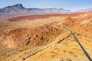 de woestijn landschap van de rood planeet vergelijkbaar naar Mars. teide nationaal park Aan de eiland van tenerife.kanarie eilanden, Spanje foto