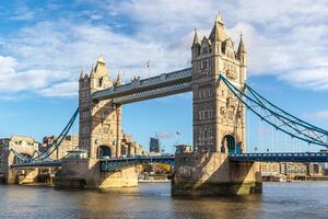 foto van de toren brug in Londen