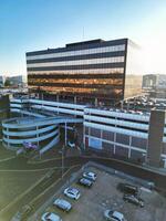 hoog hoek visie van gebouwen Bij stad centrum en downtown van luton, Engeland Verenigde koninkrijk. dec 1e, 2023 foto