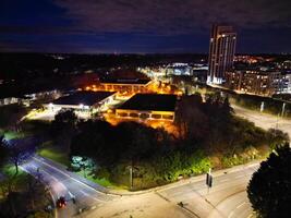 antenne visie van verlichte watford stad van Engeland uk Bij nacht. maart 3e, 2024 foto