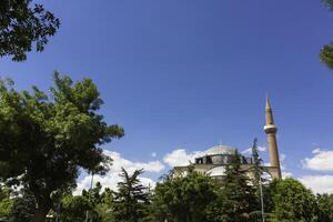 konya serafeddin moskee in zomer. poef moskeeën in anatolië foto
