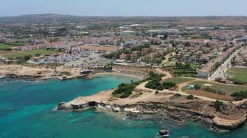 Cyprus kust met kliffen antenne visie foto