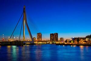 erasmus brug, Rotterdam, Nederland foto